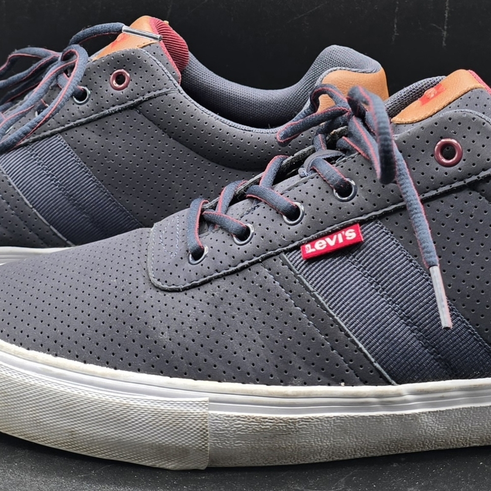 Levi's Comfort Shoes 13